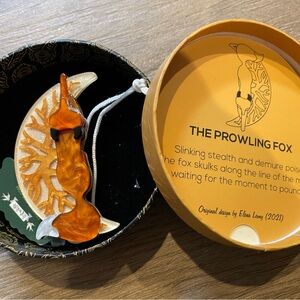 Erstwilder The Prowling Fox brooch